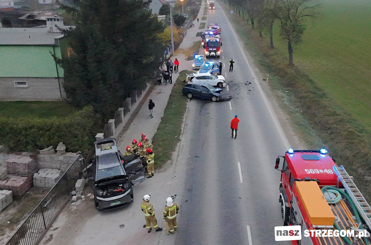 Zderzenie czterech pojazdów na krajowej „piątce” w Strzegomiu [FOTO] 